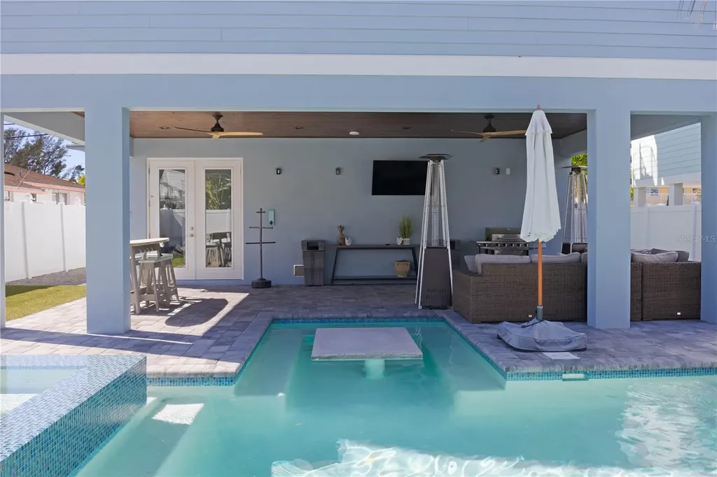 2305 Avenue C Bradenton Beach FL 34217