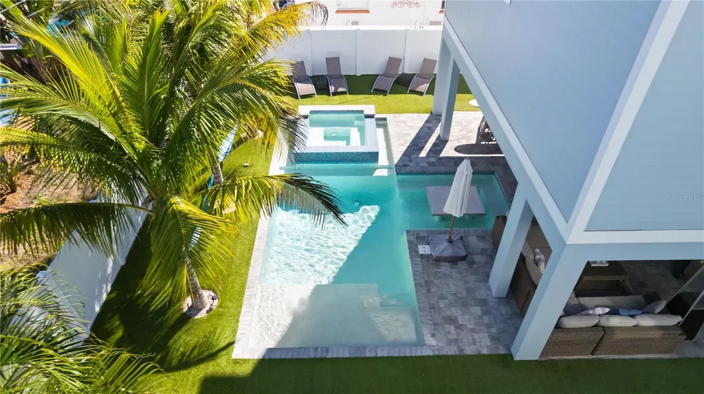 2305 Avenue C Bradenton Beach FL 34217