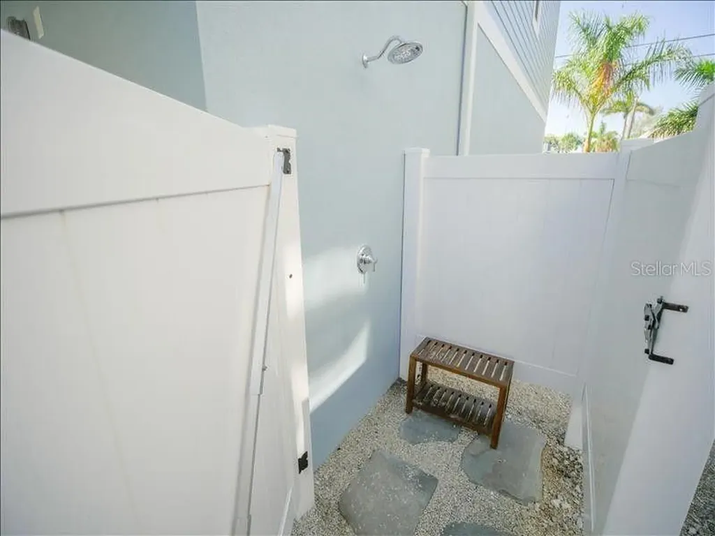 2305 Avenue C Bradenton Beach FL 34217