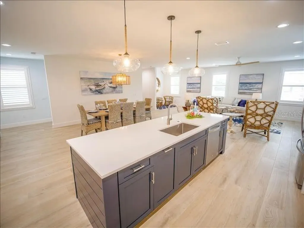 2305 Avenue C Bradenton Beach FL 34217