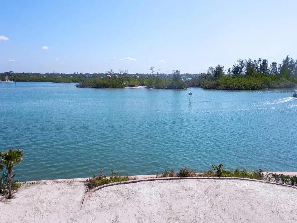 894 Freeling Drive Sarasota FL 34242