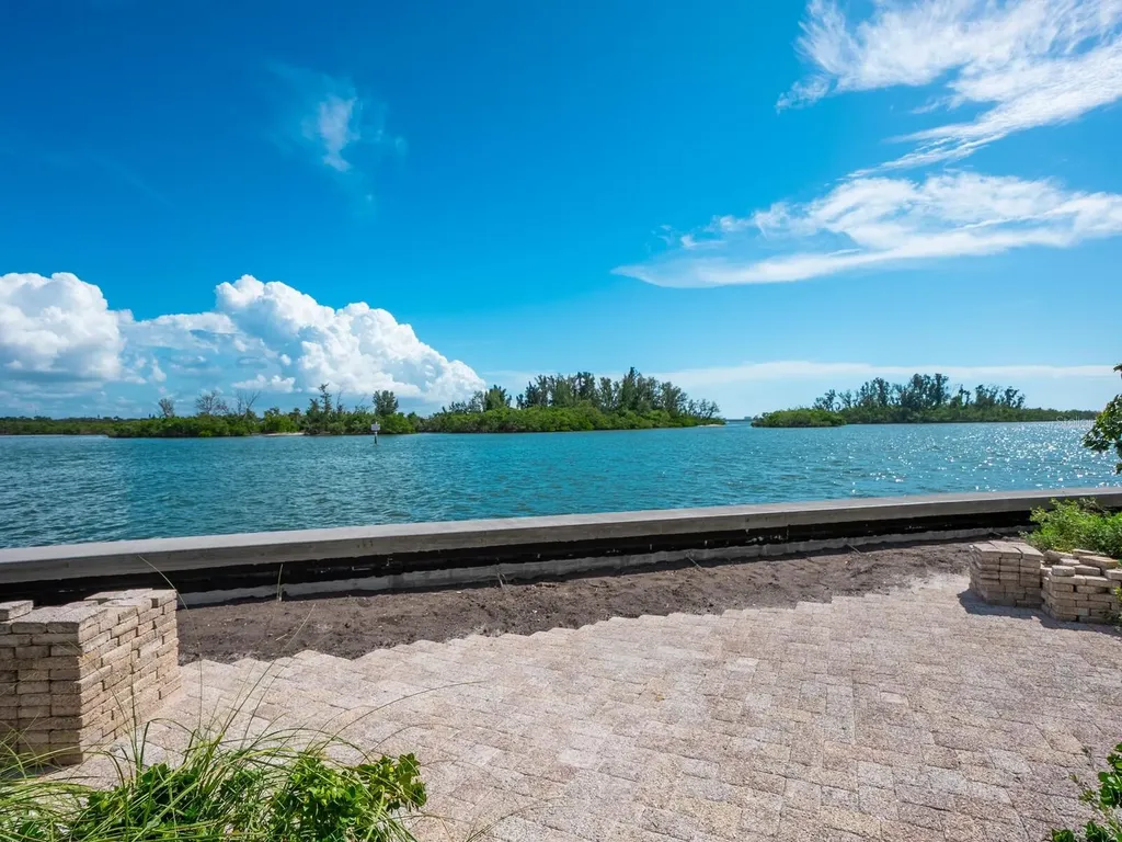 894 Freeling Drive Sarasota FL 34242