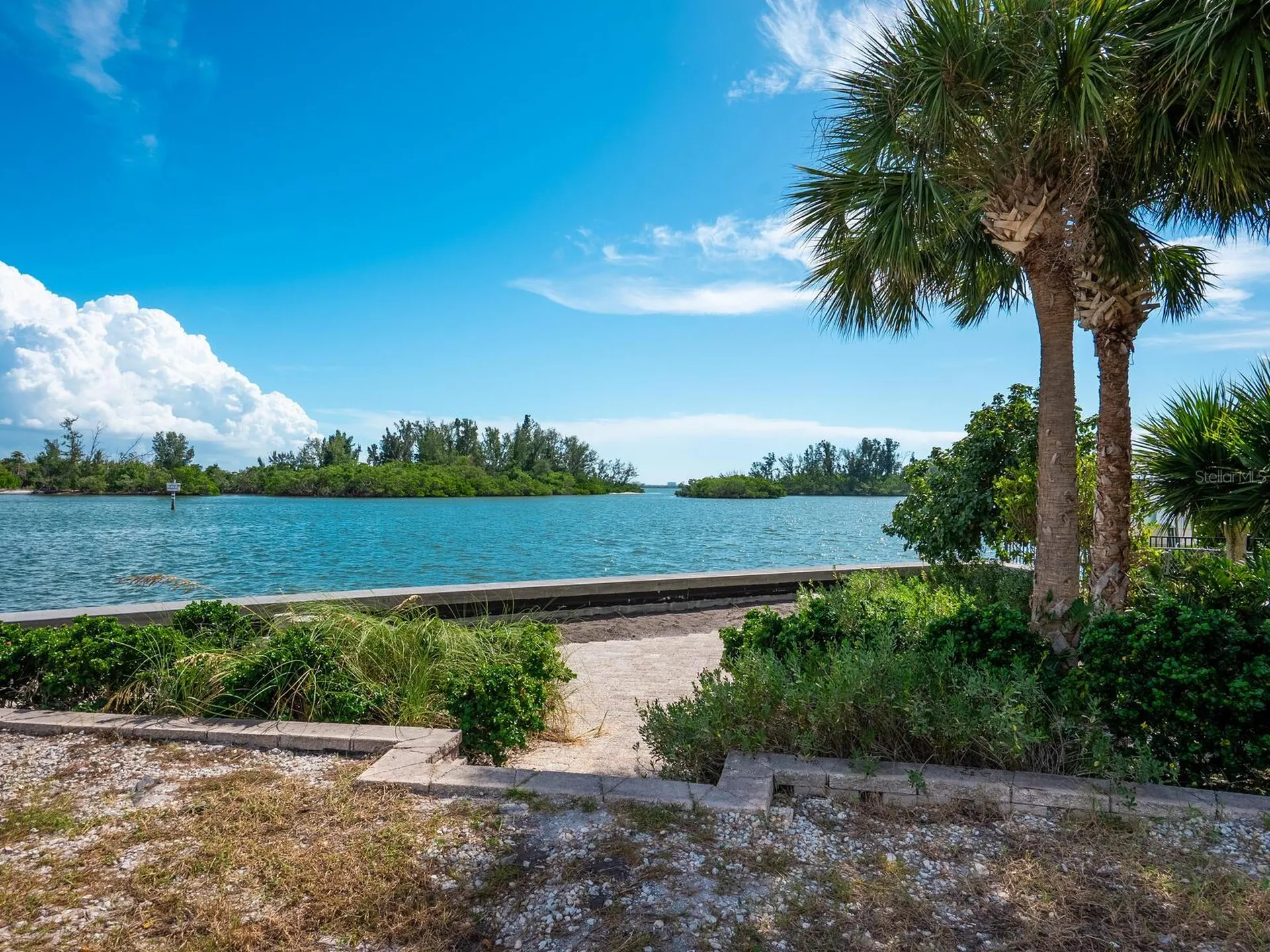 894 Freeling Drive Sarasota FL 34242