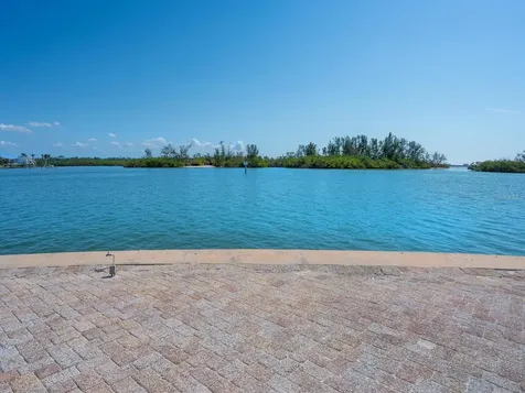 894 Freeling Drive Sarasota FL 34242
