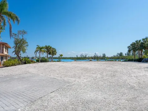 894 Freeling Drive Sarasota FL 34242