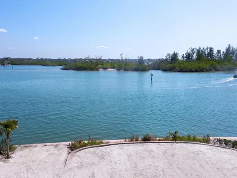 894 Freeling Drive Sarasota FL 34242