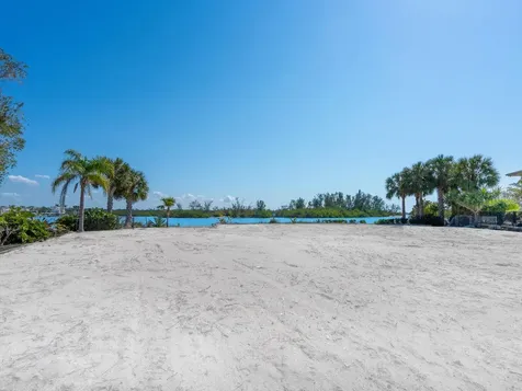 894 Freeling Drive Sarasota FL 34242