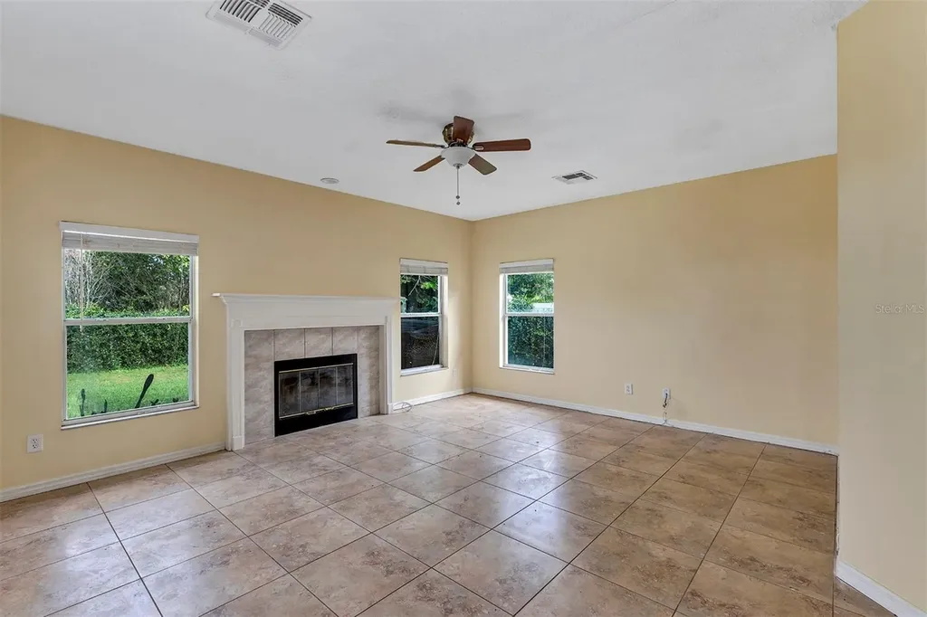 20423 Melville Street Orlando FL 32833