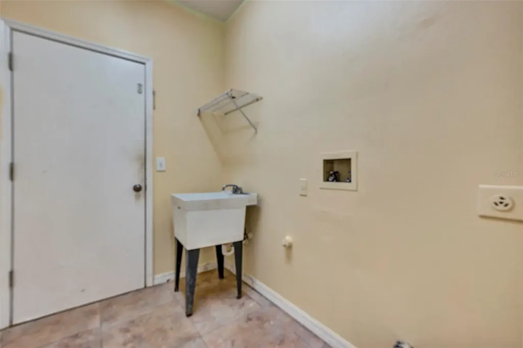 20423 Melville Street Orlando FL 32833