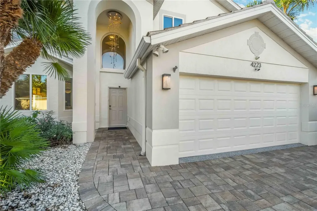 4223 Balmoral Way Sarasota FL 34238