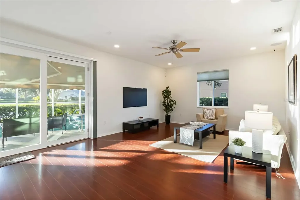 4223 Balmoral Way Sarasota FL 34238