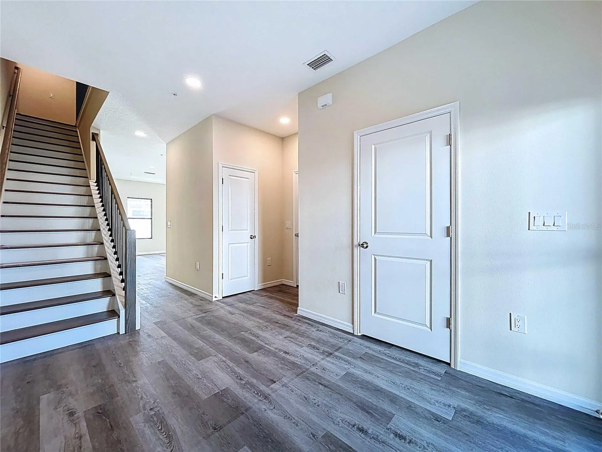 4364 Cambio Gardens Court Tampa FL 33610