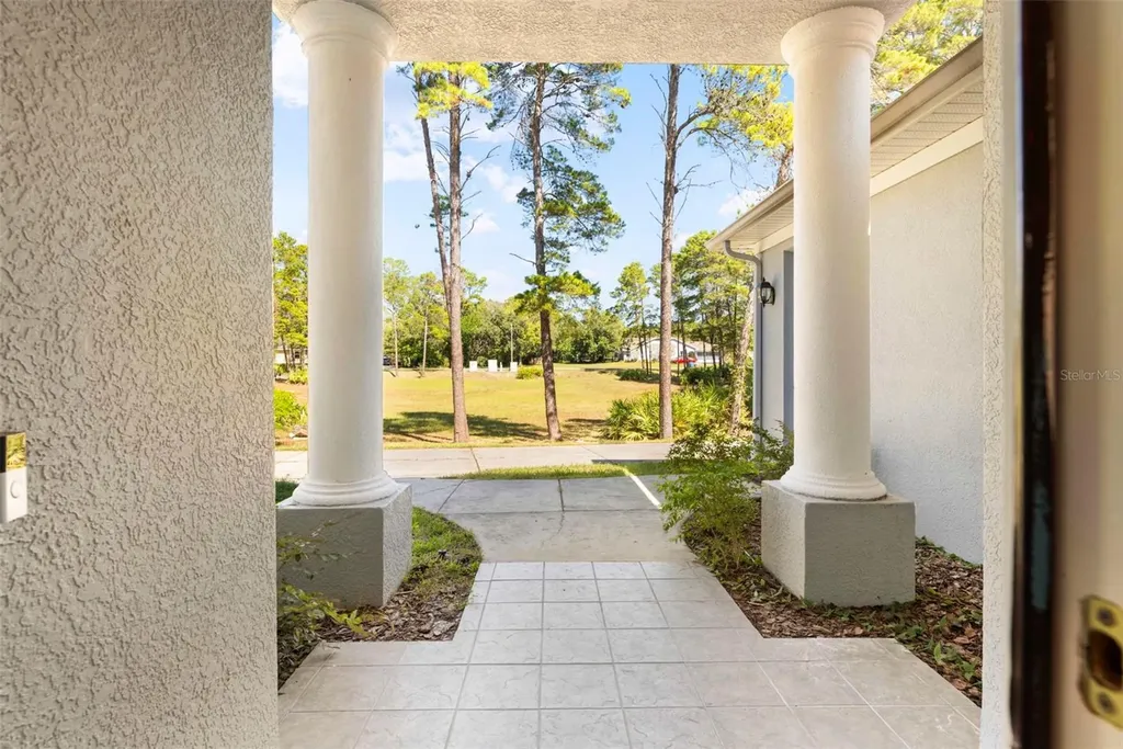 11200 Woodland Waters Boulevard Weeki Wachee FL 34613