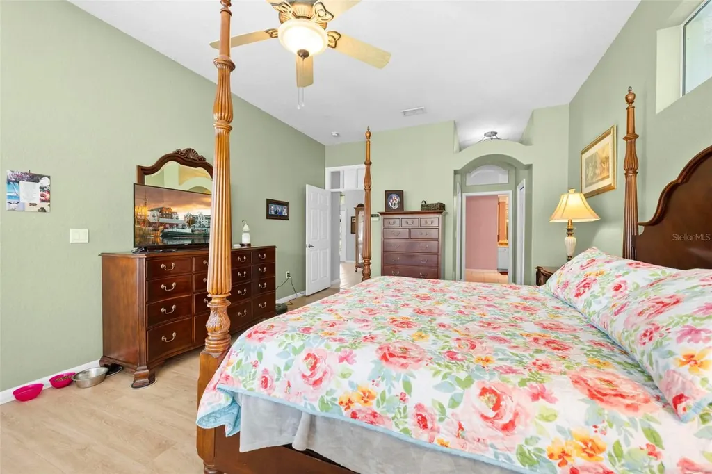 11200 Woodland Waters Boulevard Weeki Wachee FL 34613