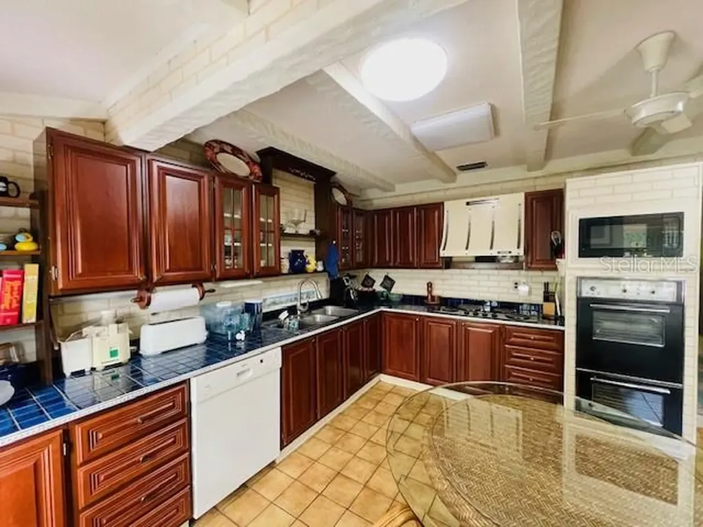 550 46th Street Sarasota FL 34234