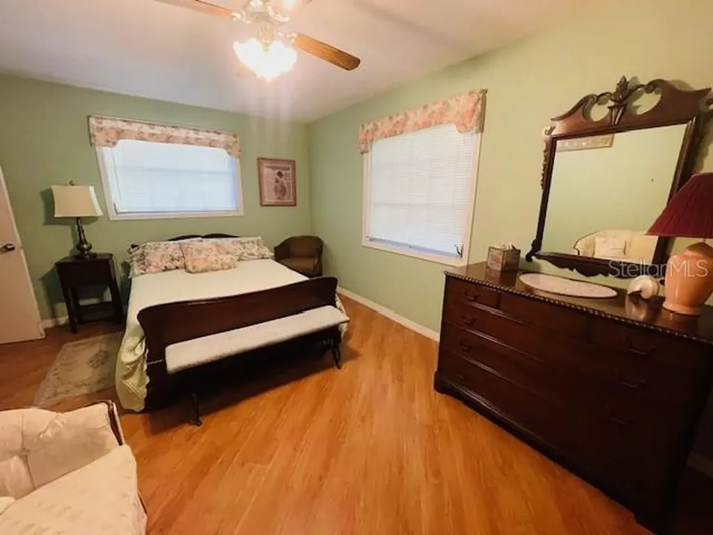550 46th Street Sarasota FL 34234