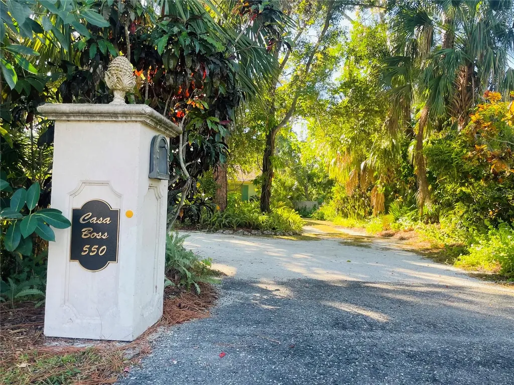 550 46th Street Sarasota FL 34234