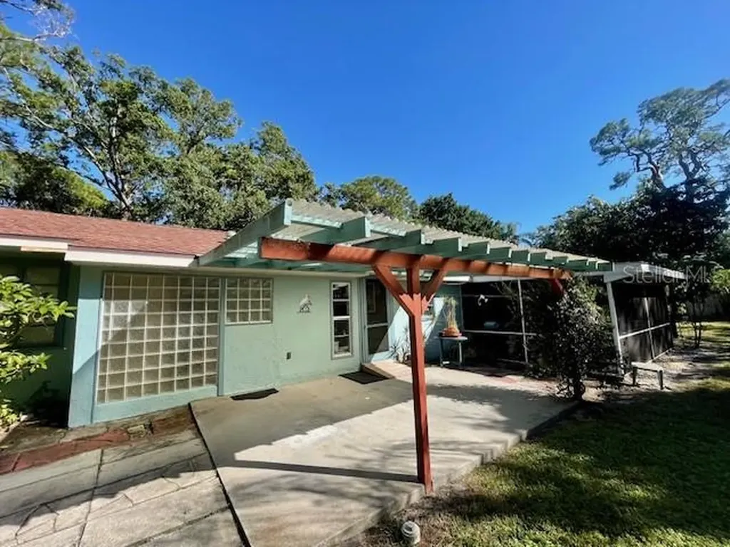 550 46th Street Sarasota FL 34234