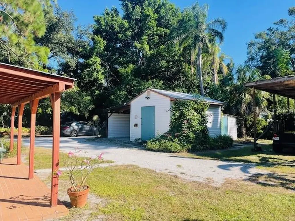 550 46th Street Sarasota FL 34234