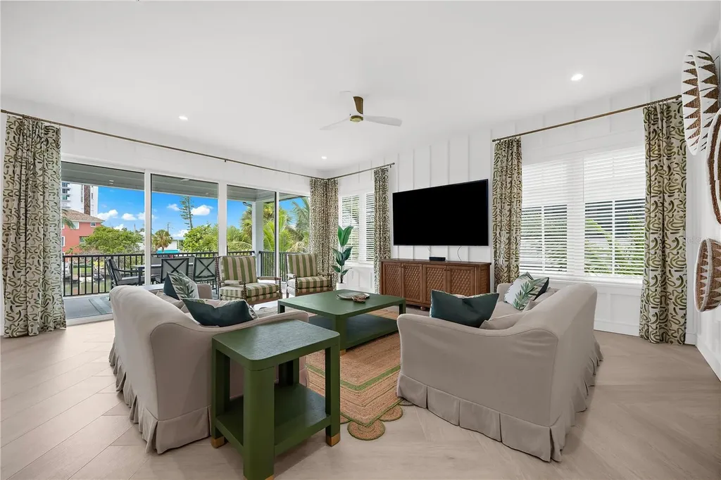 551 S Washington Drive Sarasota FL 34236