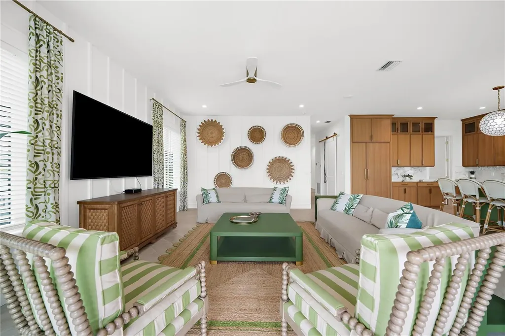 551 S Washington Drive Sarasota FL 34236