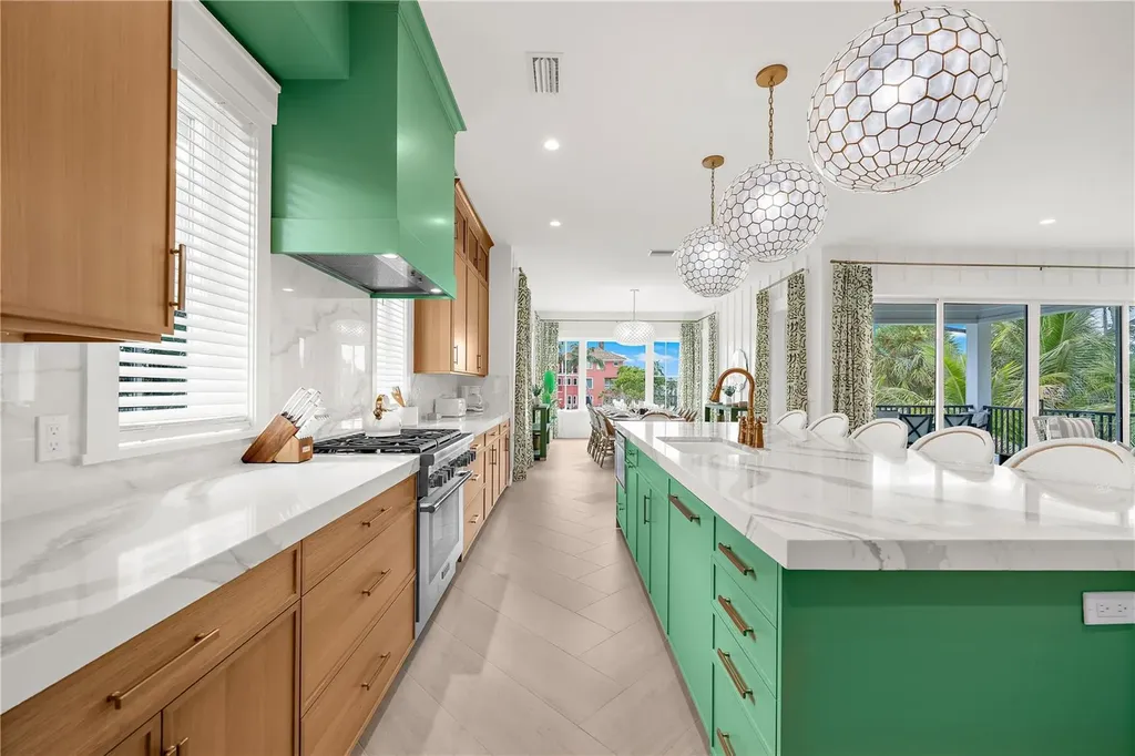 551 S Washington Drive Sarasota FL 34236