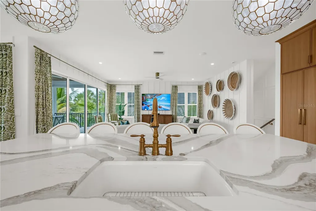 551 S Washington Drive Sarasota FL 34236