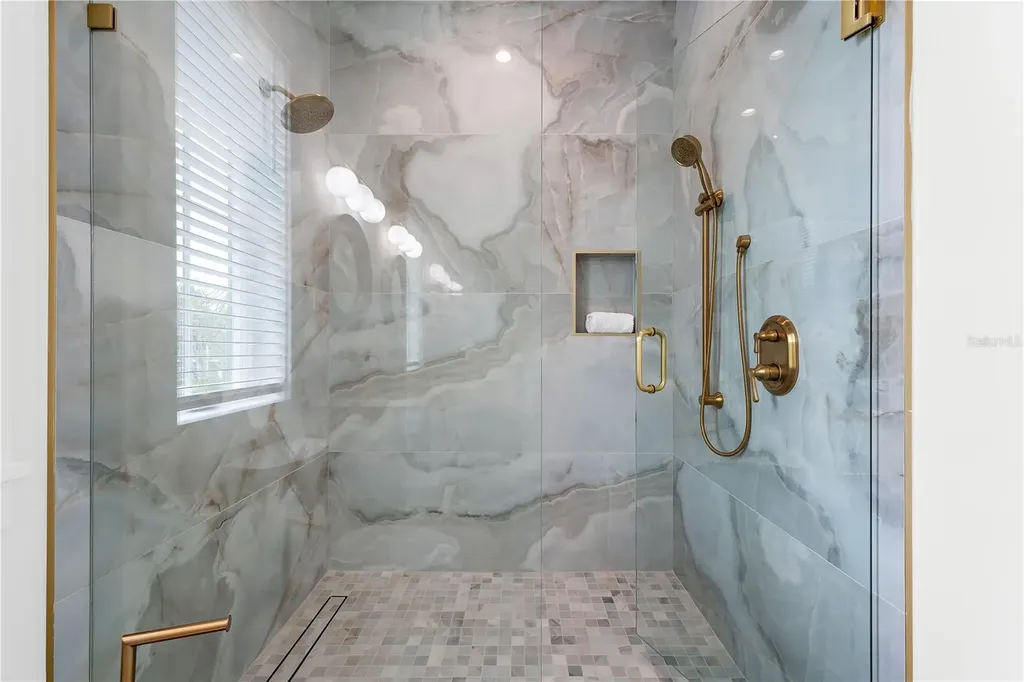 551 S Washington Drive Sarasota FL 34236