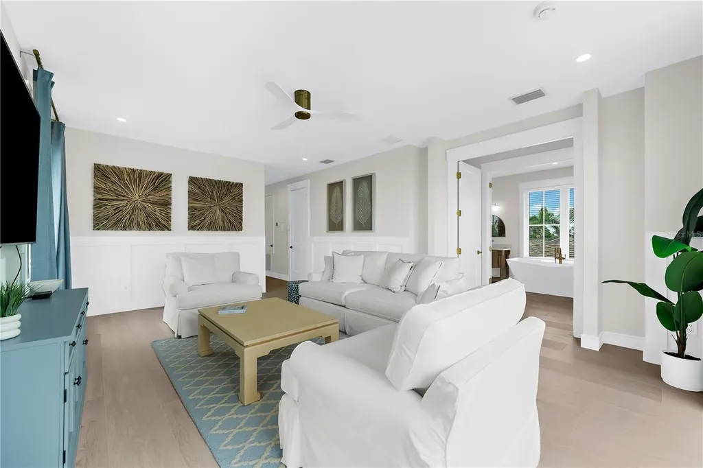 551 S Washington Drive Sarasota FL 34236