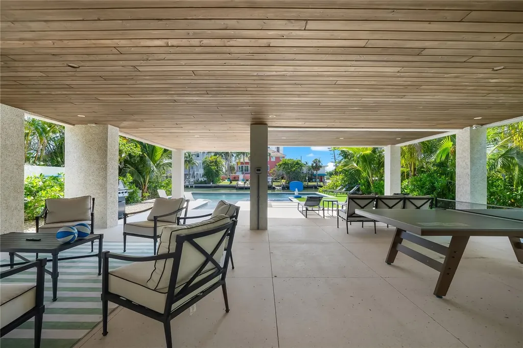551 S Washington Drive Sarasota FL 34236