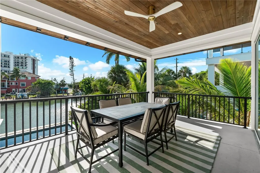 551 S Washington Drive Sarasota FL 34236