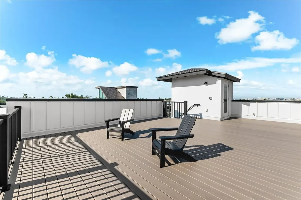 551 S Washington Drive Sarasota FL 34236