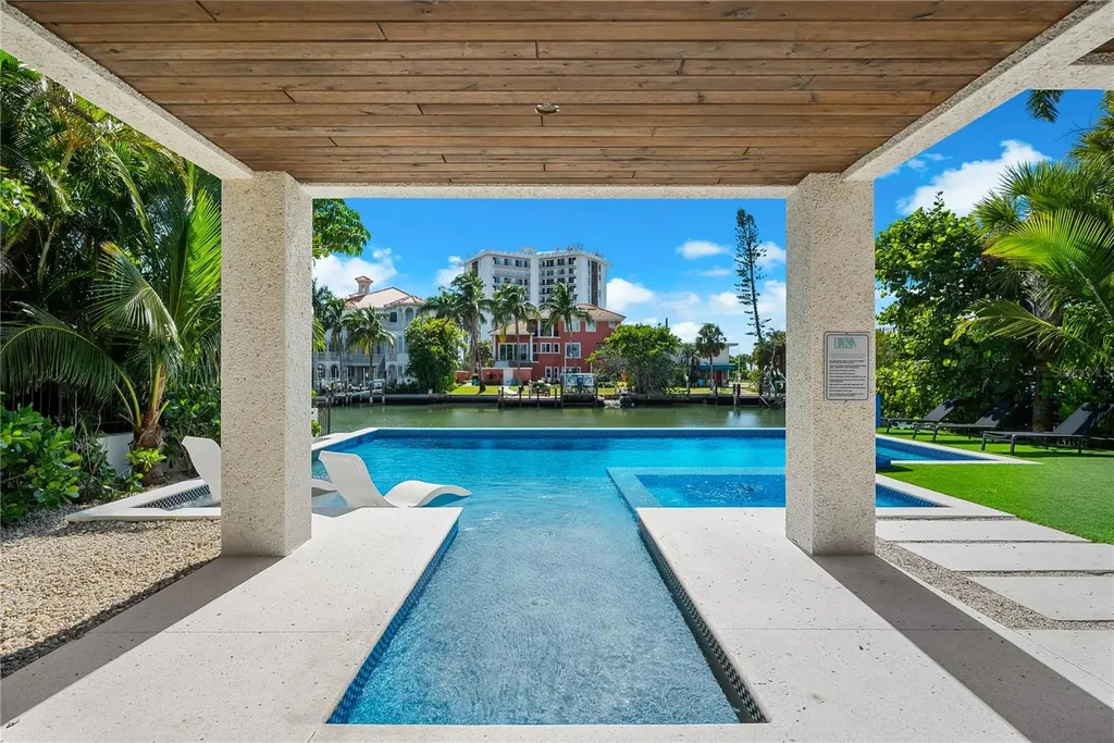 551 S Washington Drive Sarasota FL 34236