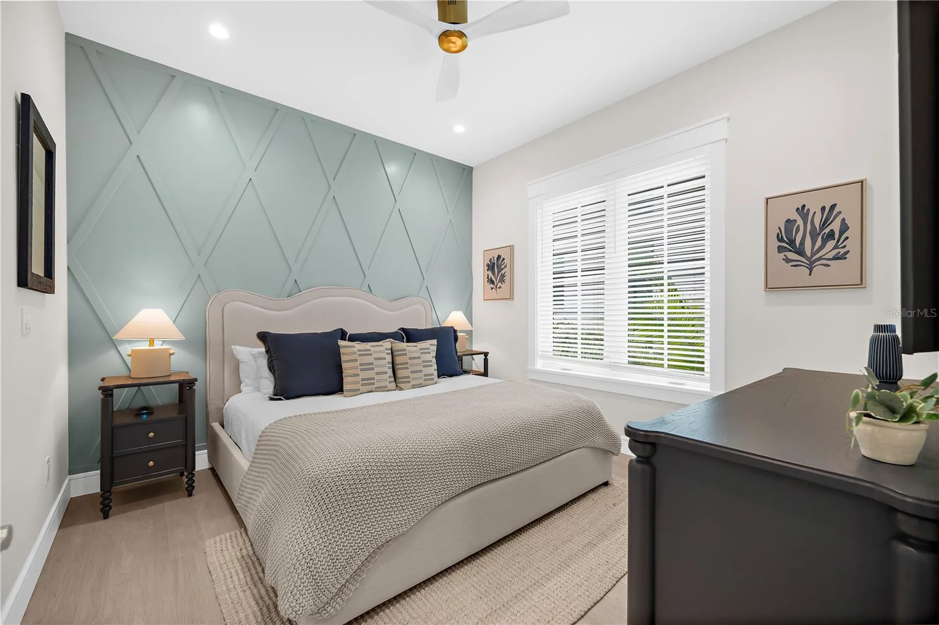 551 S Washington Drive Sarasota FL 34236