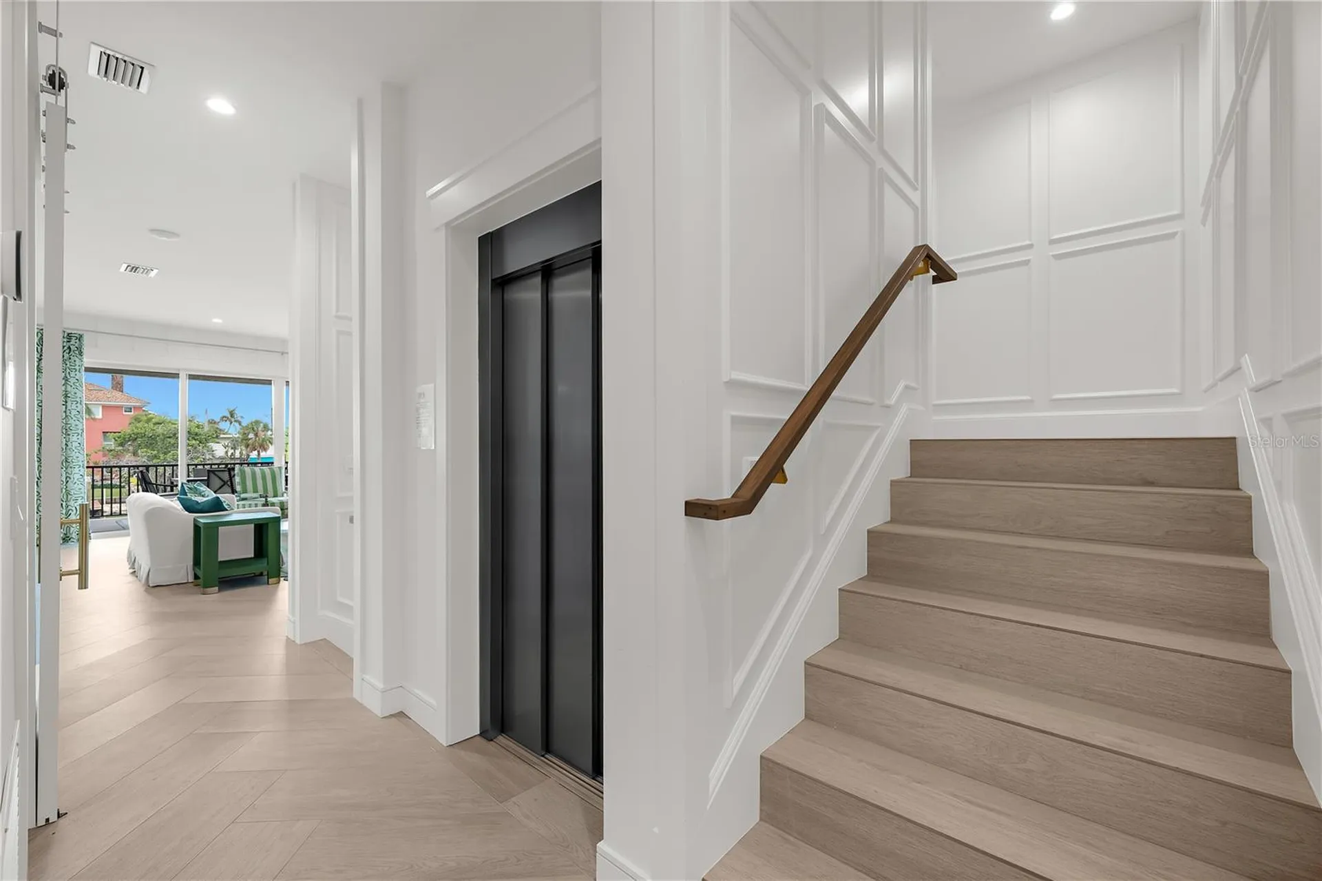 551 S Washington Drive Sarasota FL 34236