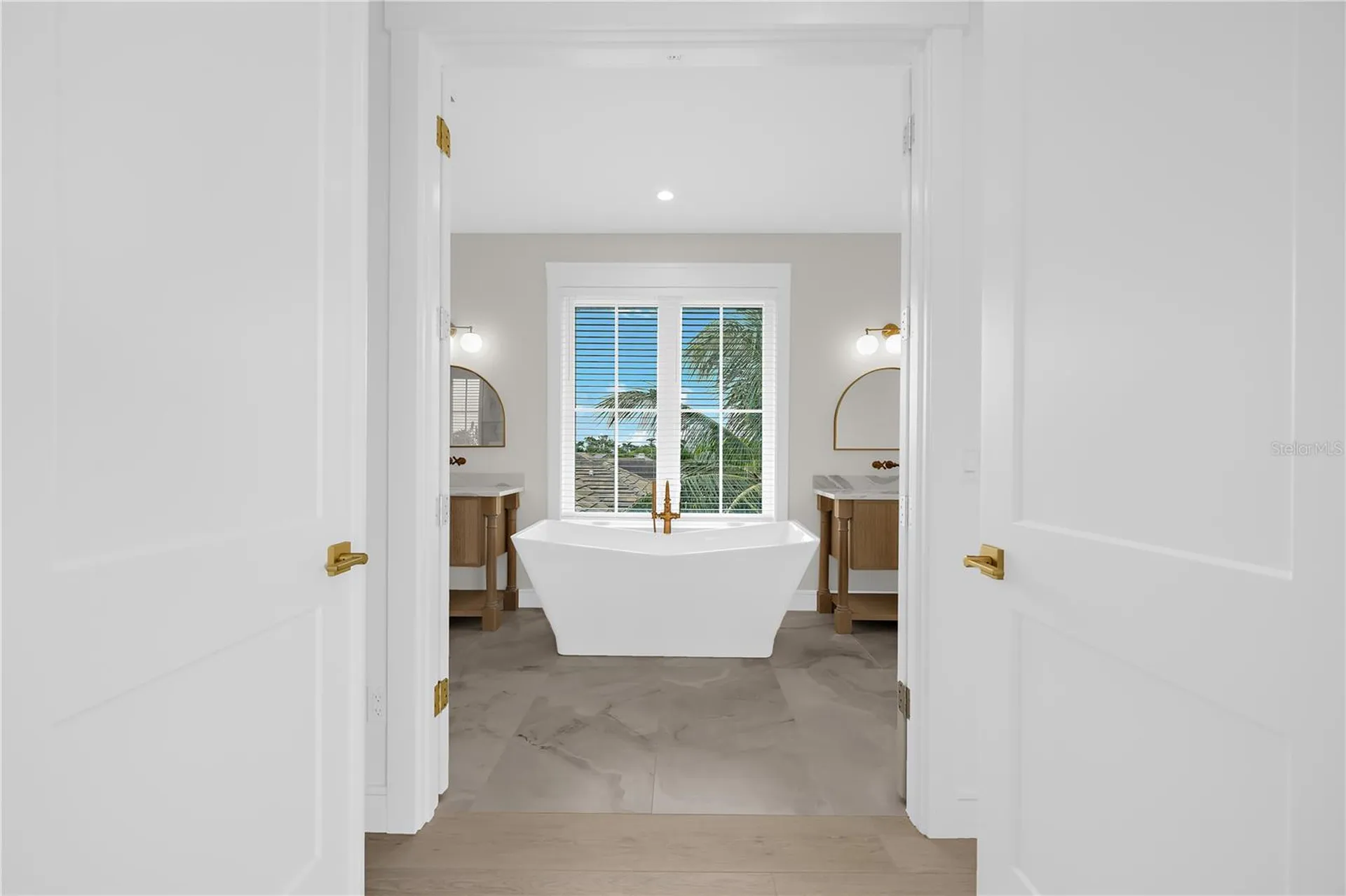 551 S Washington Drive Sarasota FL 34236