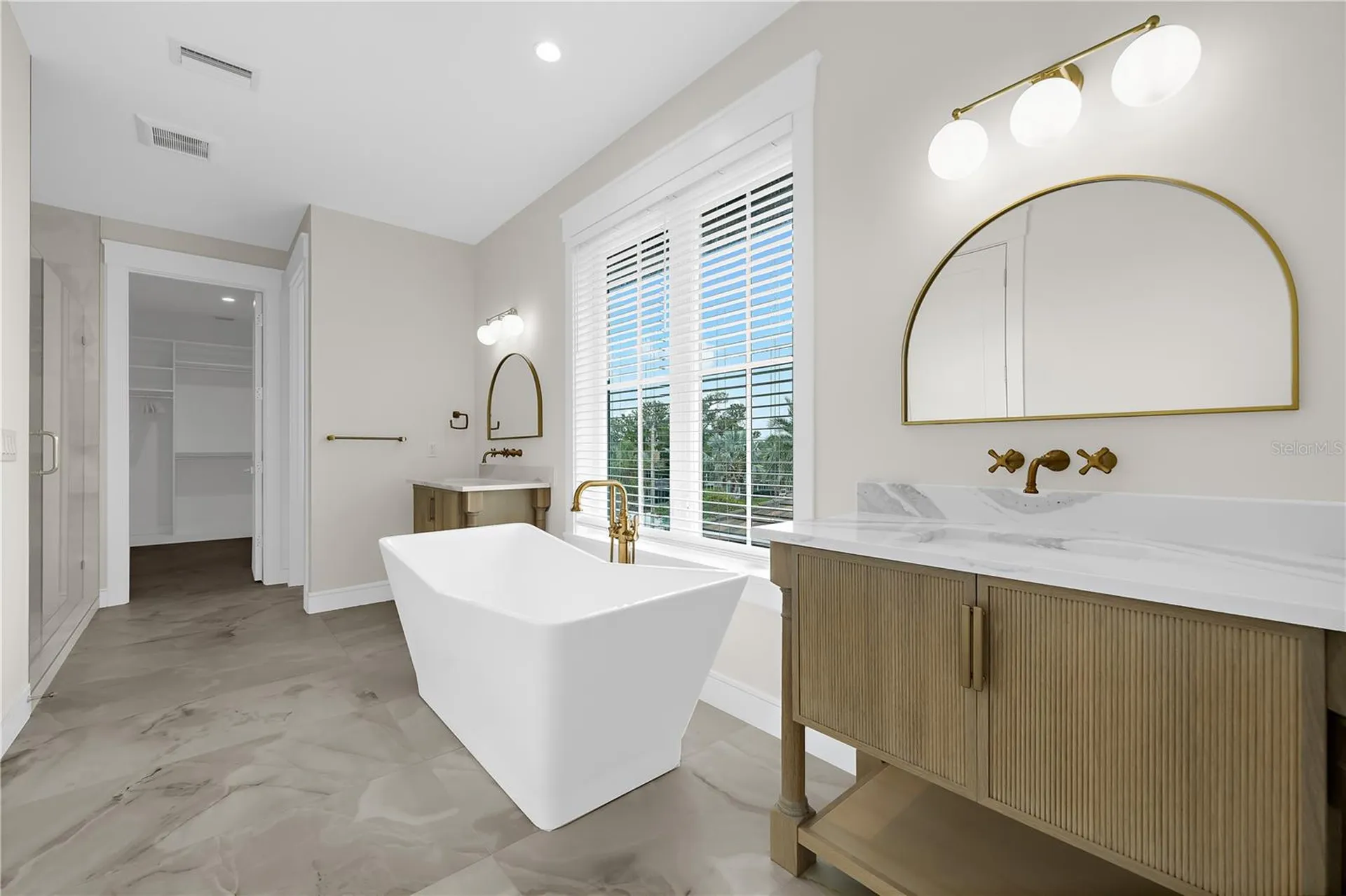 551 S Washington Drive Sarasota FL 34236