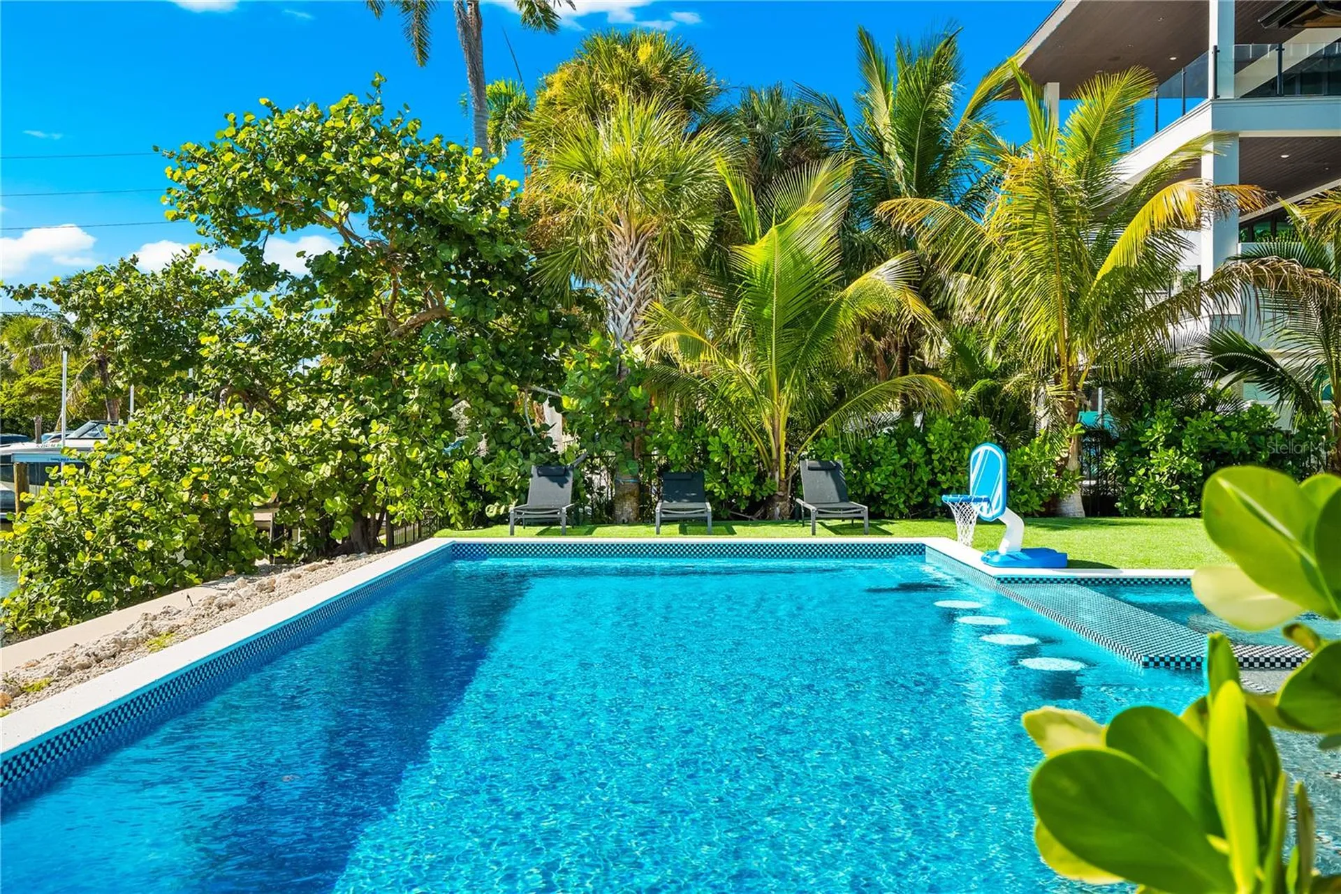 551 S Washington Drive Sarasota FL 34236