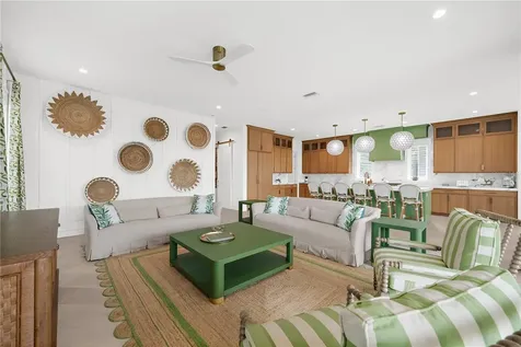 551 S Washington Drive Sarasota FL 34236