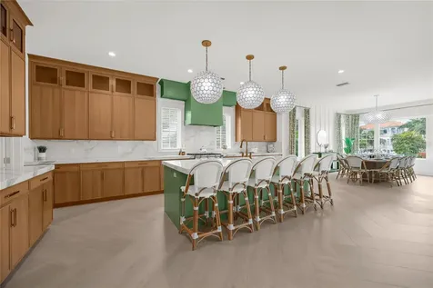 551 S Washington Drive Sarasota FL 34236