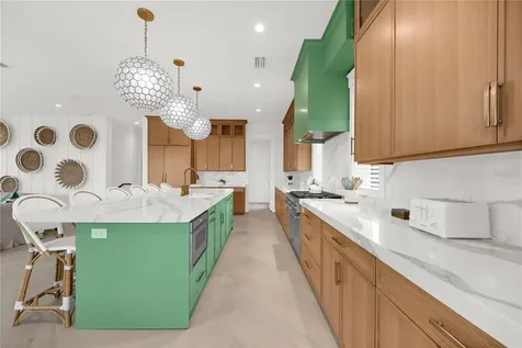 551 S Washington Drive Sarasota FL 34236