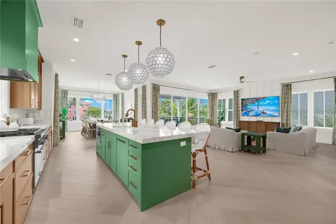 551 S Washington Drive Sarasota FL 34236