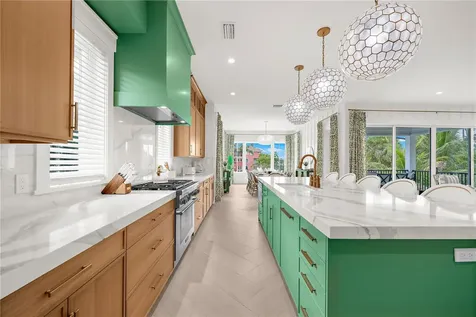 551 S Washington Drive Sarasota FL 34236