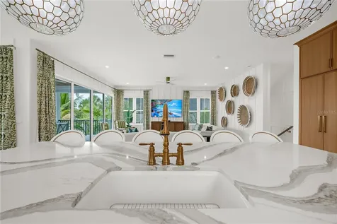 551 S Washington Drive Sarasota FL 34236