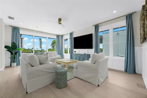 551 S Washington Drive Sarasota FL 34236