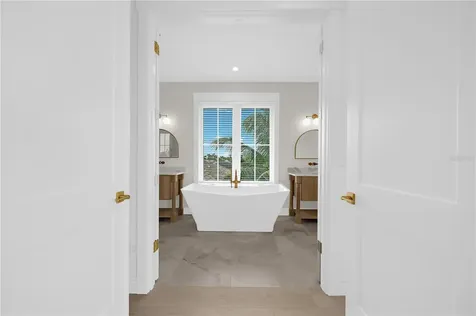551 S Washington Drive Sarasota FL 34236