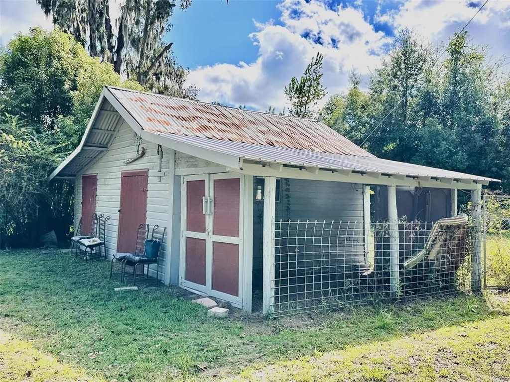 15591 SW County Road 235 Brooker FL 32622
