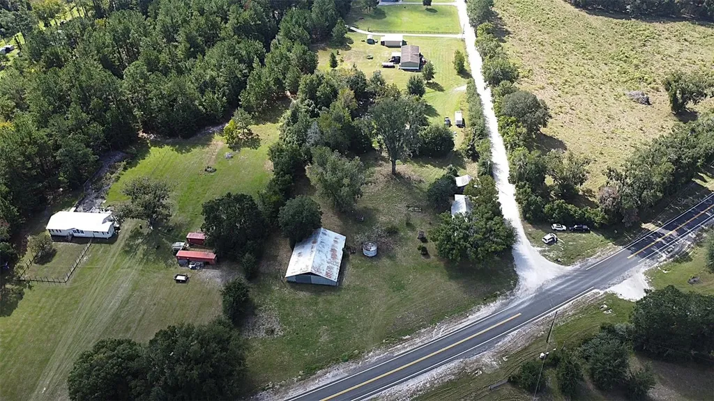 15591 SW County Road 235 Brooker FL 32622