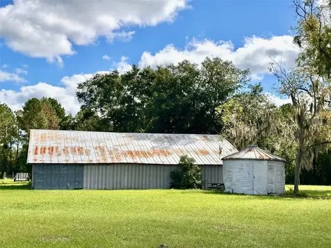 15591 SW County Road 235 Brooker FL 32622