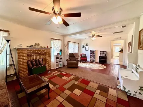 15591 SW County Road 235 Brooker FL 32622